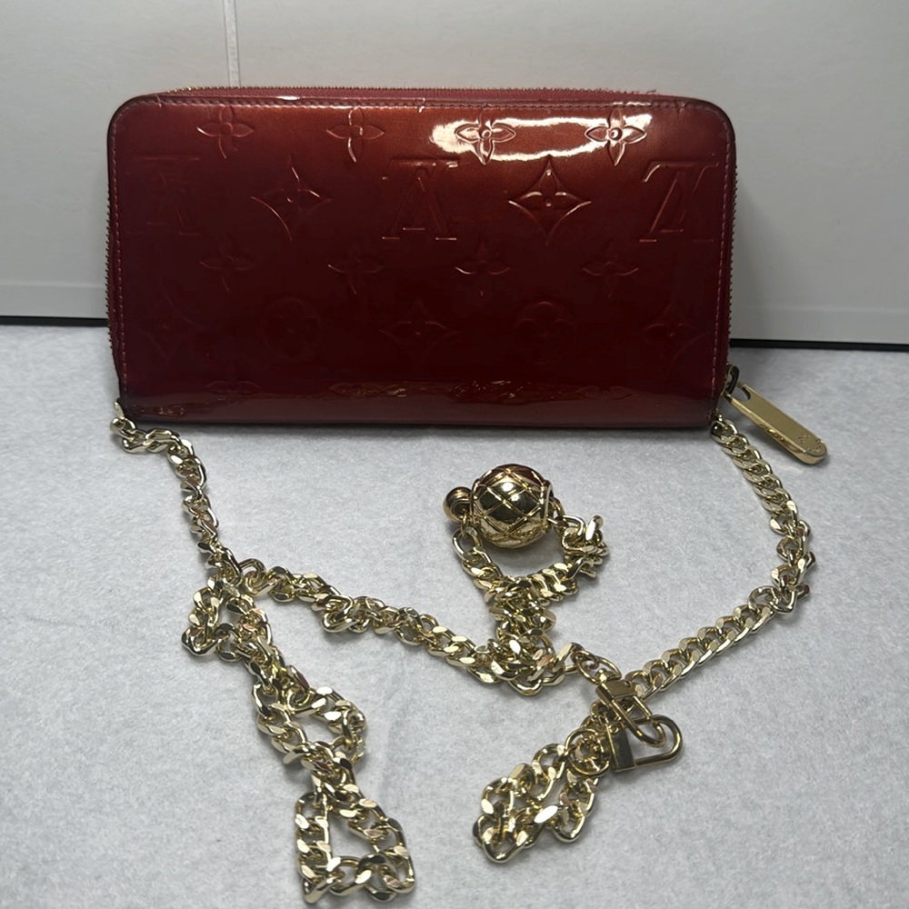 Louis Vuitton Vernis Wallet with Chain